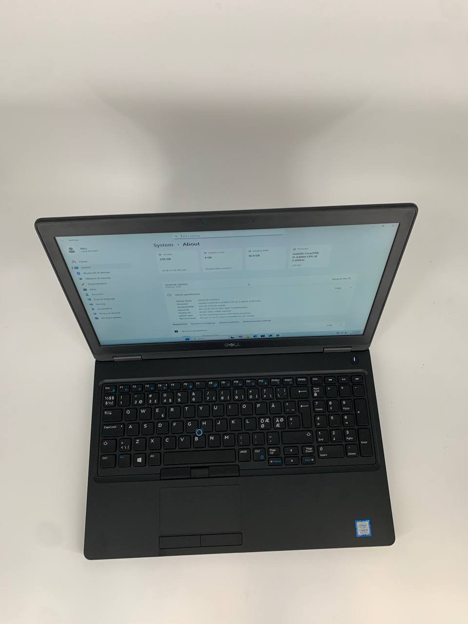 Laptop Dell Precision 3530 / 15,6" FHD / i5-8300H / 16GB / 256GB SSD / Windows 11
