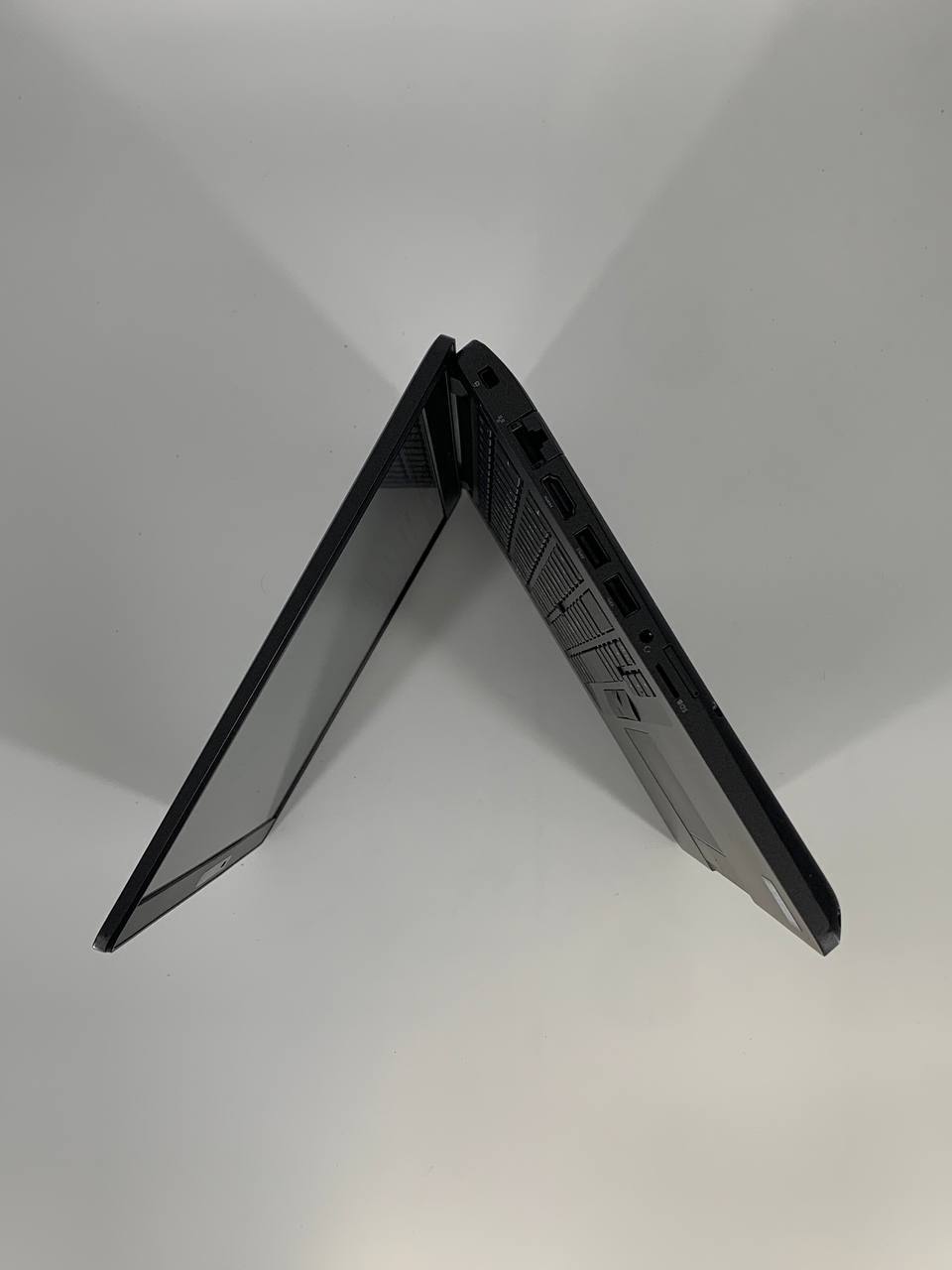 Laptop Dell Latitude 5400 / 14" FHD / i5-8365U / 16GB / 256GB SSD / Windows 11