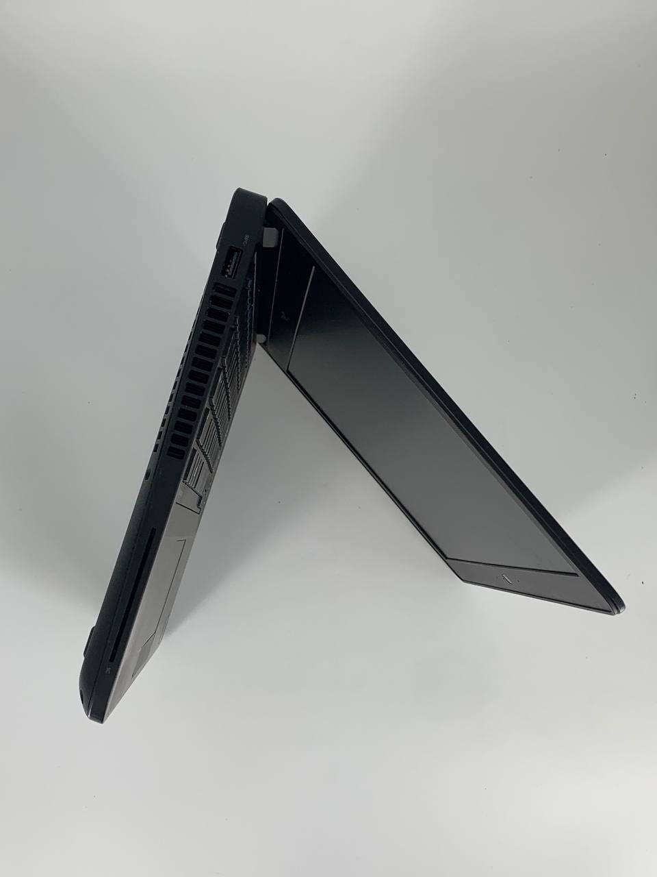 Laptop Dell Latitude E5470 / 14" HD / i5-6200U / 16GB / 256GB SSD / Windows 10 / 12 miesięcy gwarancji