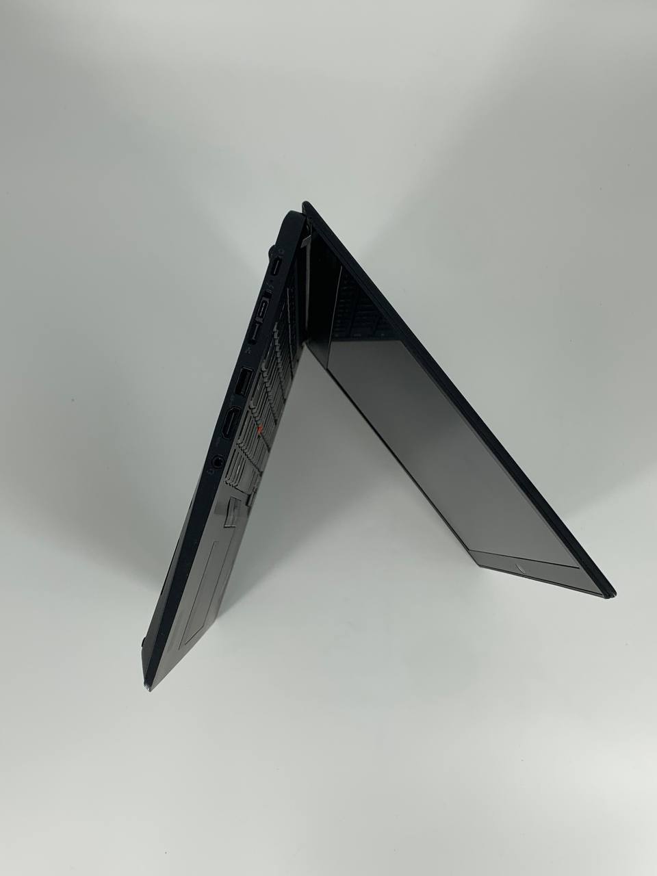 Laptop biznesowy Lenovo ThinkPad T490s / 14" FHD / i5-8365U / 16GB / 512GB SSD / Windows 11 / 12 miesięcy gwarancji