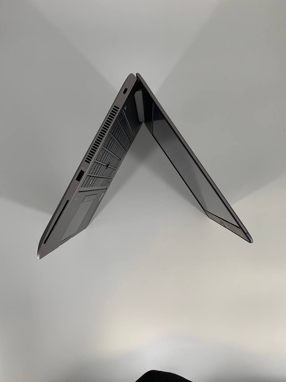 Laptop HP ZBook 14u G5 / 14" FHD / i7-8550U / 16GB / 256GB SSD / Radeon Pro WX 3100 / Windows 11