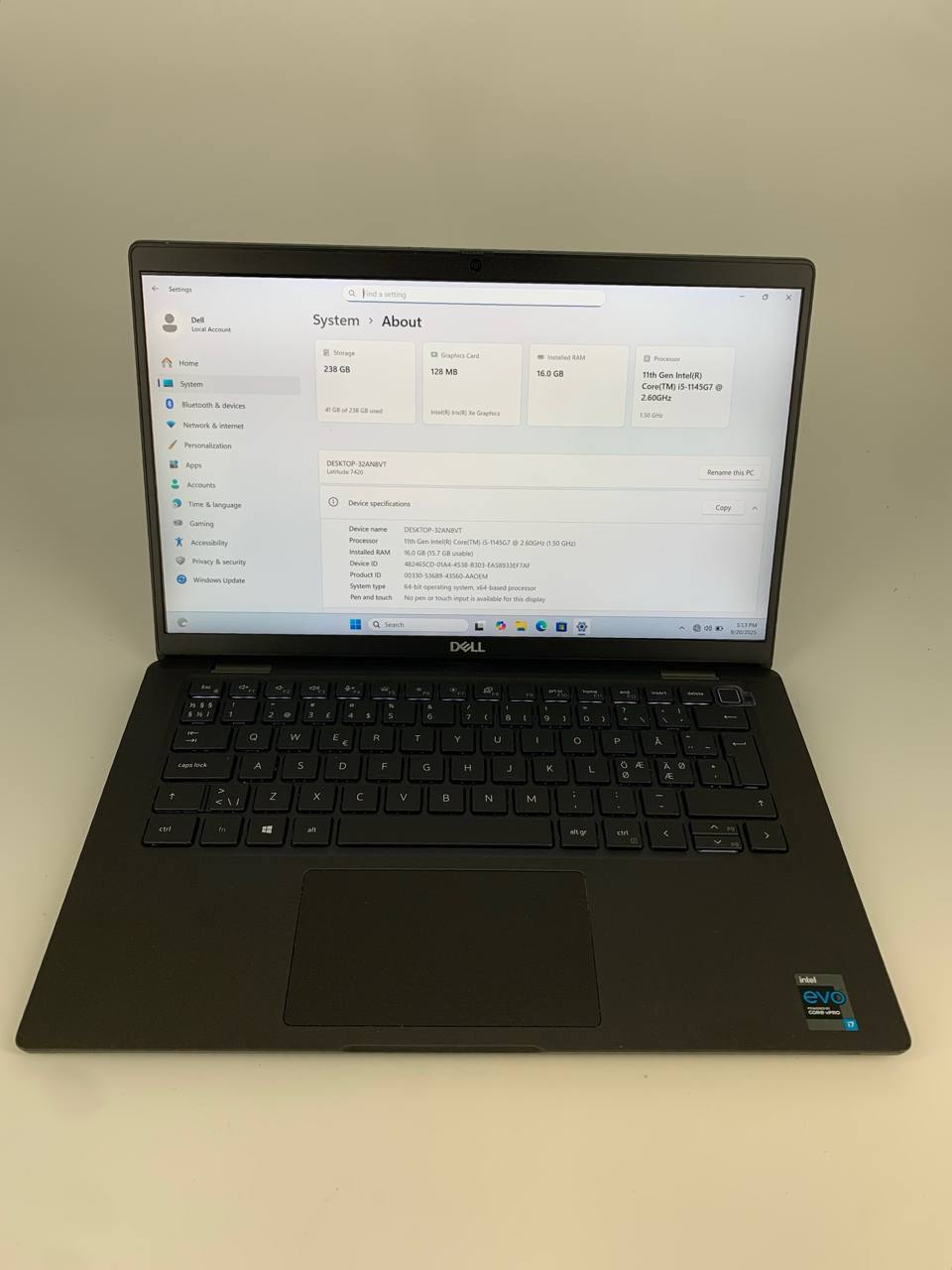 Laptop Dell Latitude 7420 / 14" FHD / i5-1145G7 / 16GB / 256GB SSD / Windows 11