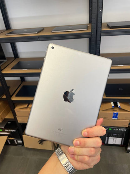 Apple iPad 6th Generation / 9,7" / 32GB / Wi-Fi