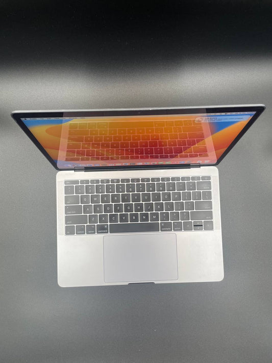 Apple MacBook Pro A1708 / 13,3" Retina / i7-7660U / 16GB / 500GB SSD / macOS
