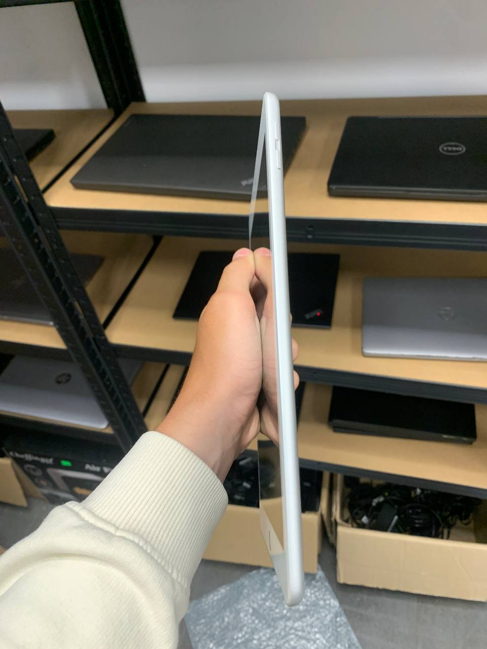 Tablet Apple iPad 5th Generation (A1822) / 9,7" / 32GB / Wi-Fi / 12 miesięcy gwarancji