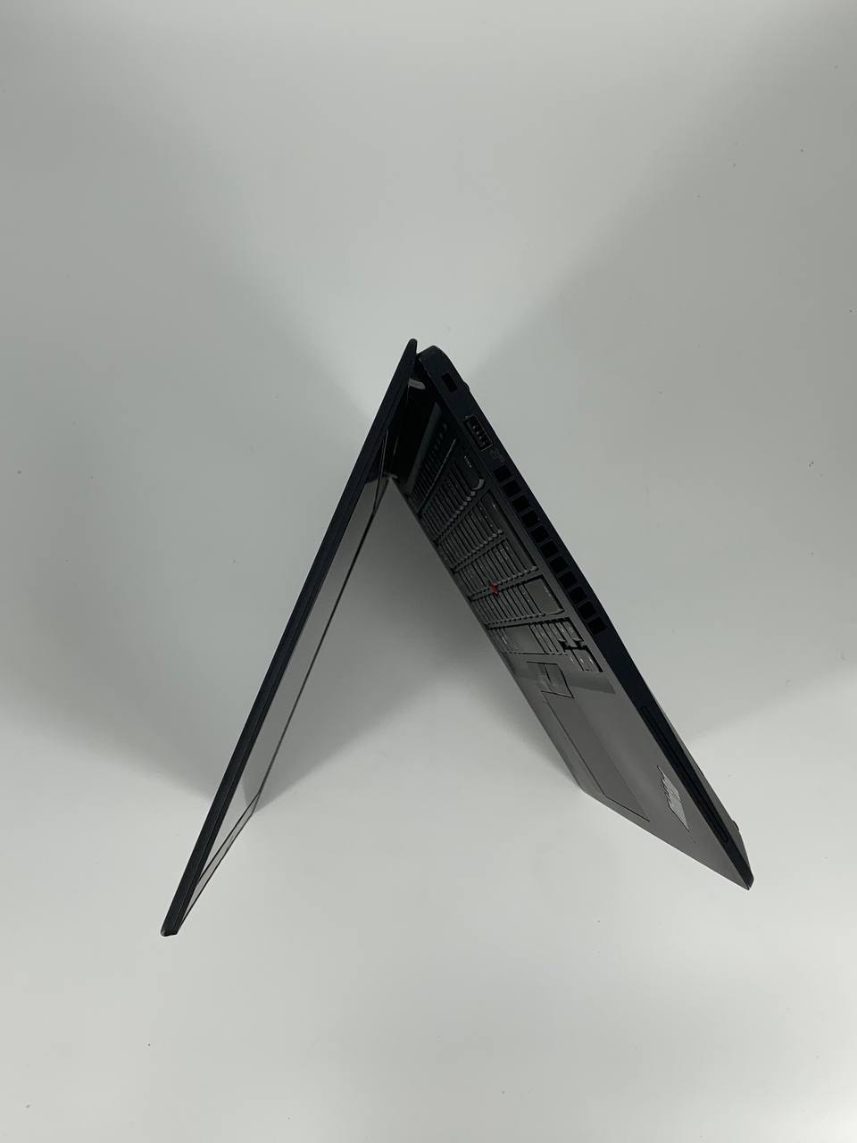 Laptop biznesowy Lenovo ThinkPad T490s / 14" FHD / i5-8365U / 16GB / 512GB SSD / Windows 11 / 12 miesięcy gwarancji