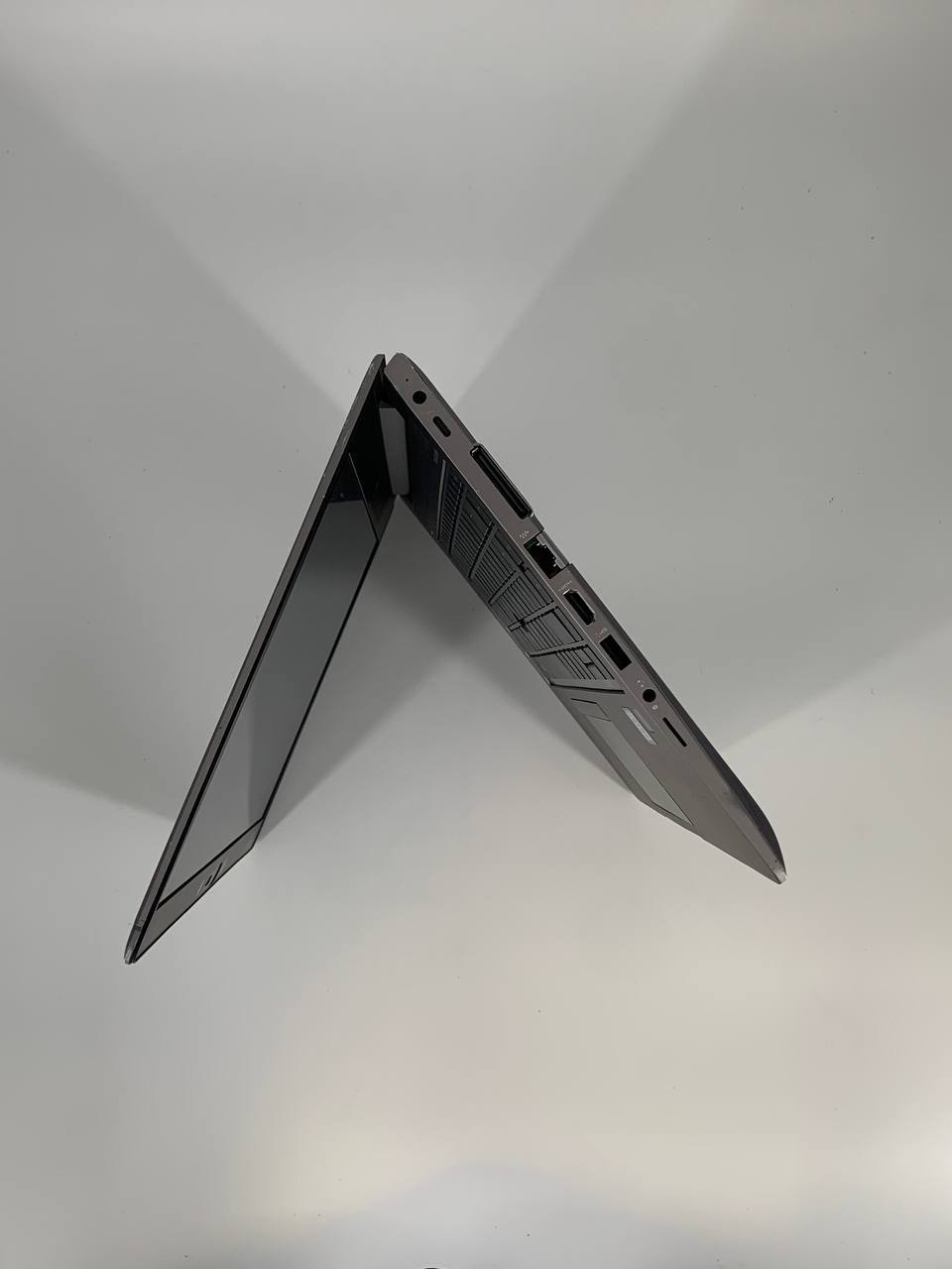 Laptop HP ZBook 14u G5 / 14" FHD / i7-8550U / 16GB / 256GB SSD / Radeon Pro WX3100 / Windows 11