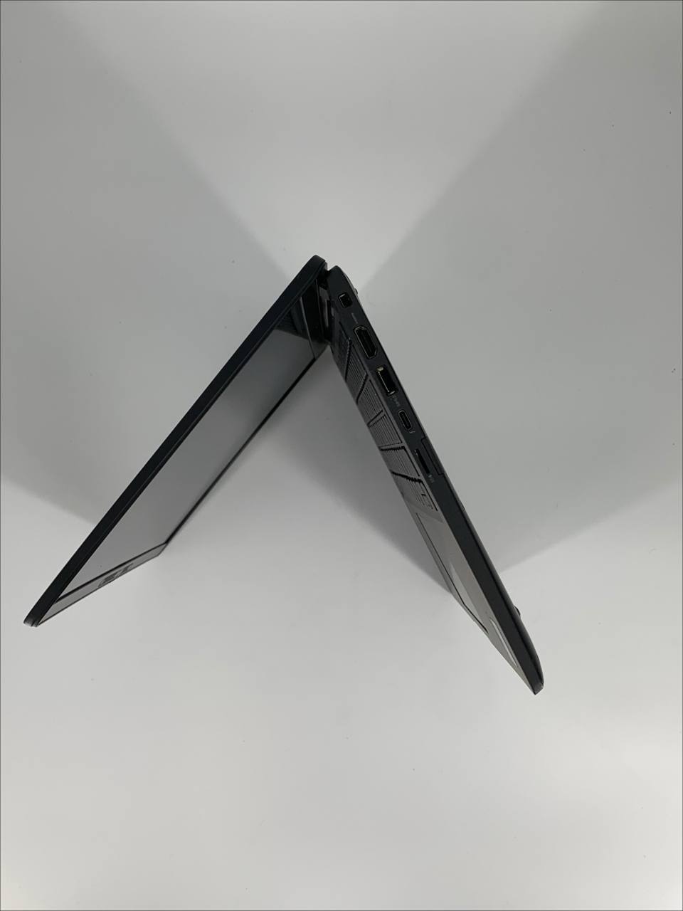 Laptop Dell Latitude 7420 / 14" FHD / i5-1145G7 / 8GB / 256GB SSD / Windows 11