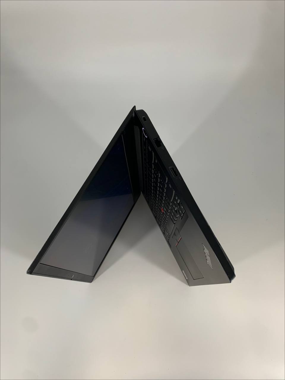 Laptop Lenovo ThinkPad E14 Gen 1 / 14" FHD / i3-10110U / 8GB / 256GB SSD / Windows 11