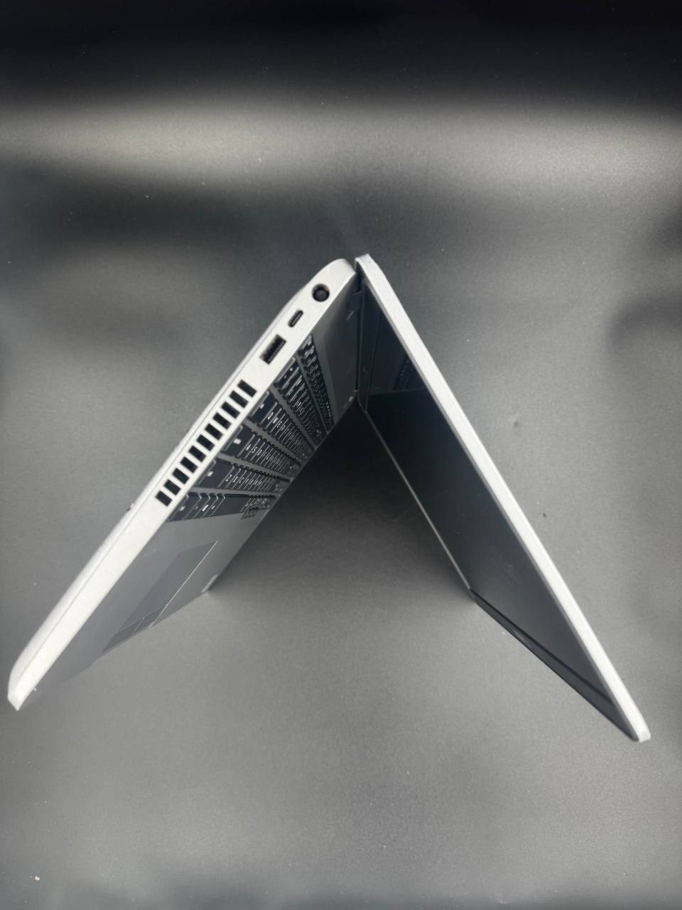 Laptop Dell Latitude 5511 / 15,6" FHD / i7-10850H / 16GB / 500GB SSD / GeForce MX250 / Windows 11