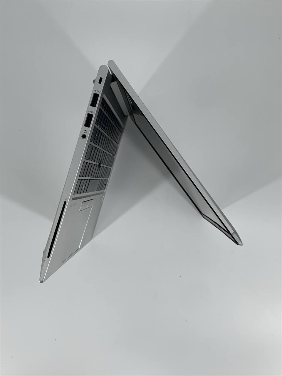 Laptop biznesowy HP EliteBook 840 G7 / 14" FHD / i5-10210U / 16GB / 256GB SSD / Windows 11