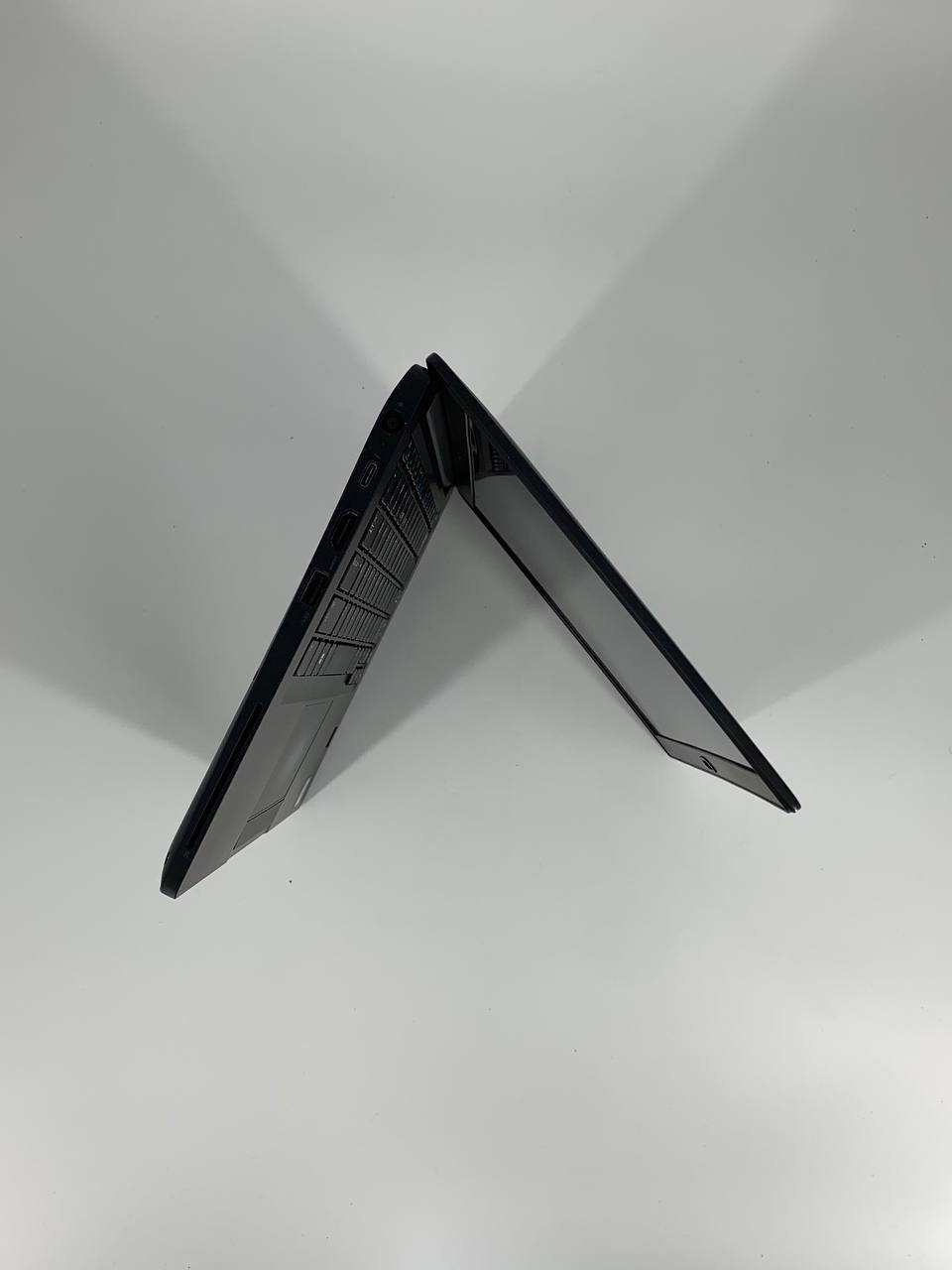 Laptop Dell Latitude 7390 / 13,3" FHD / i5-8350U / 8GB / 256GB SSD / Windows 11