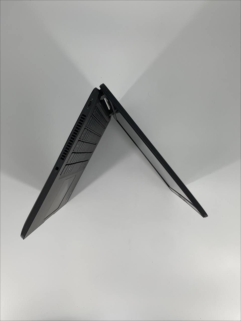 Laptop Dell Latitude 7420 / 14" FHD / i5-1145G7 / 8GB / 256GB SSD / Windows 11