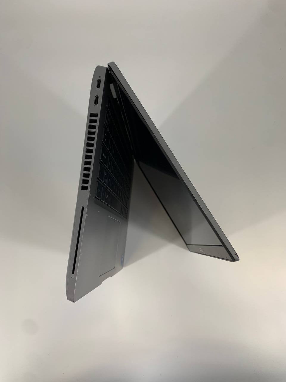 Laptop Dell Latitude 5420 / 14" FHD / i5-1135G7 / 16GB / 256GB SSD / Windows 11