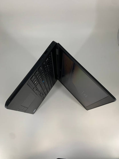 Laptop Dell Precision 3530 / 15,6" FHD / i5-8300H / 16GB / 256GB SSD / Windows 11