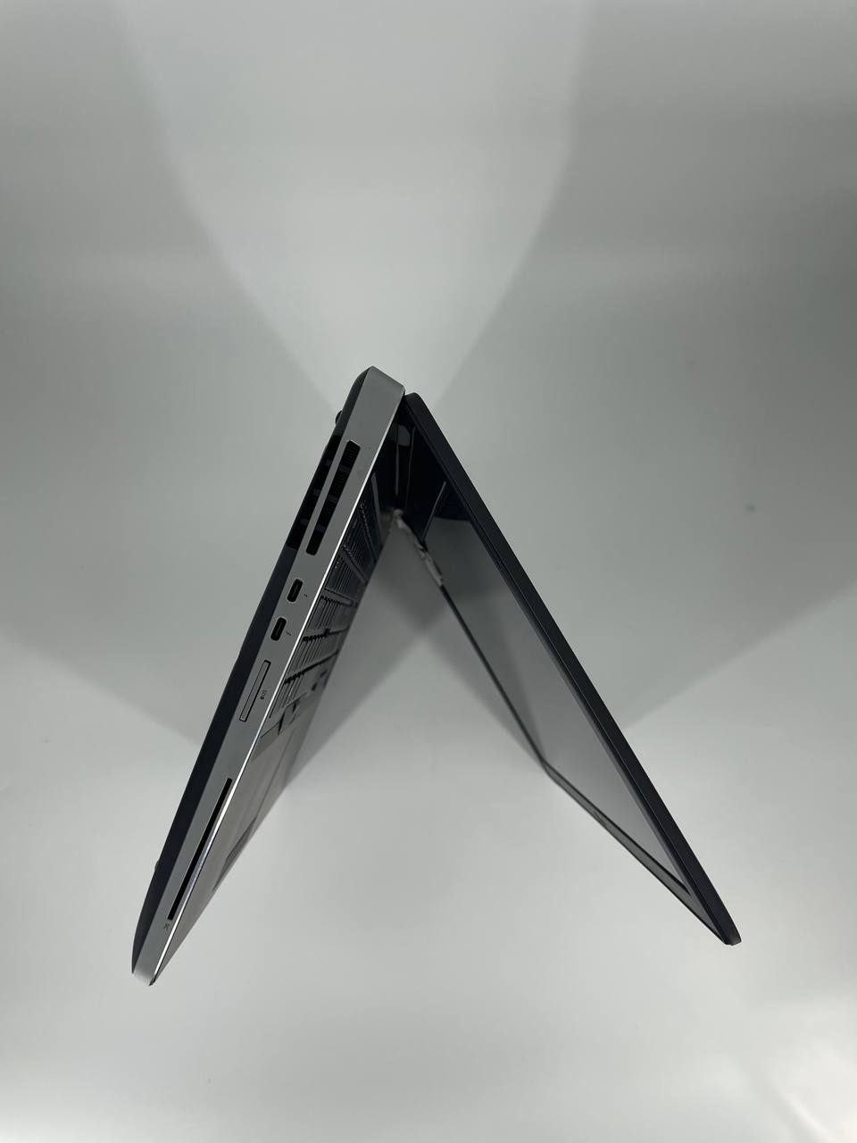 Laptop Dell Precision 7540 / 15,6" FHD / i7-9850H / 16GB / 256GB SSD / Quadro T2000 / Windows 11
