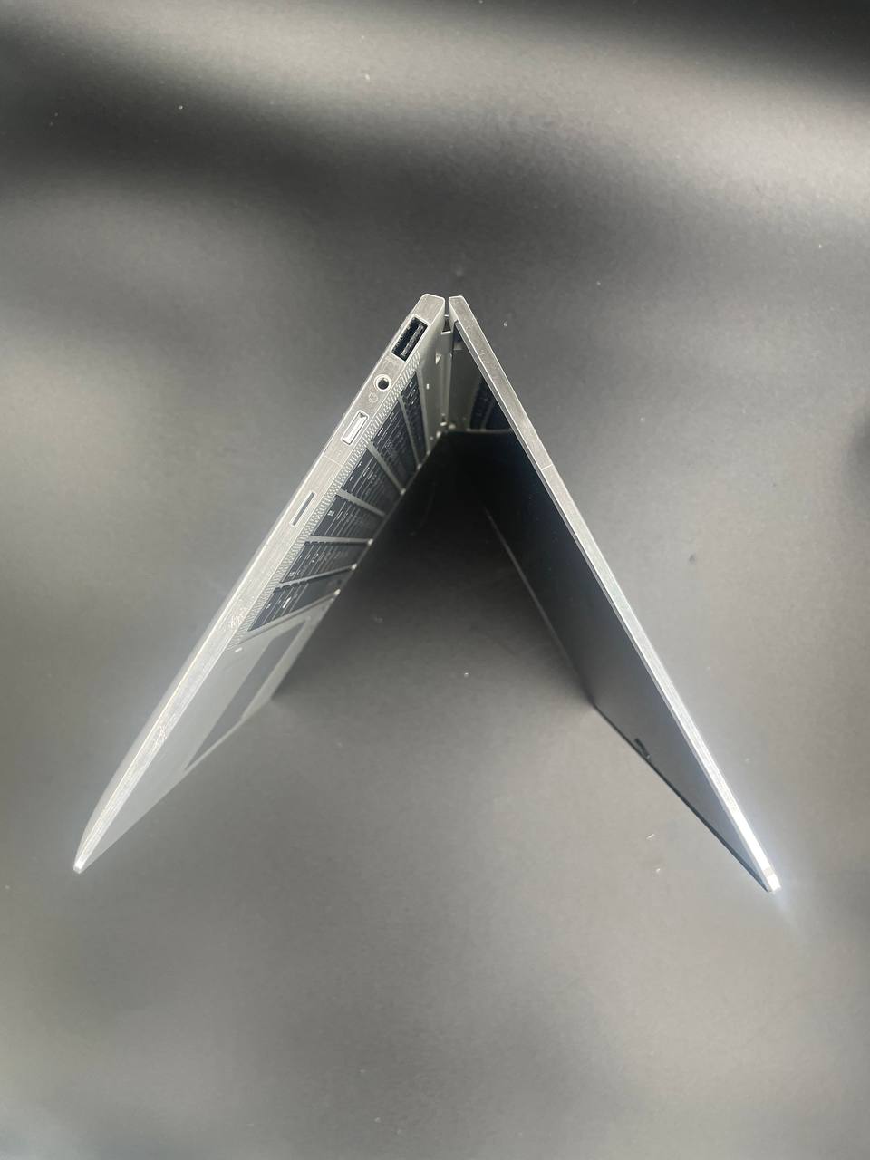 Laptop HP EliteBook x360 1030 G3 Touch / 13,3" FHD / i7-8250U / 16GB / 256GB SSD / Windows 11