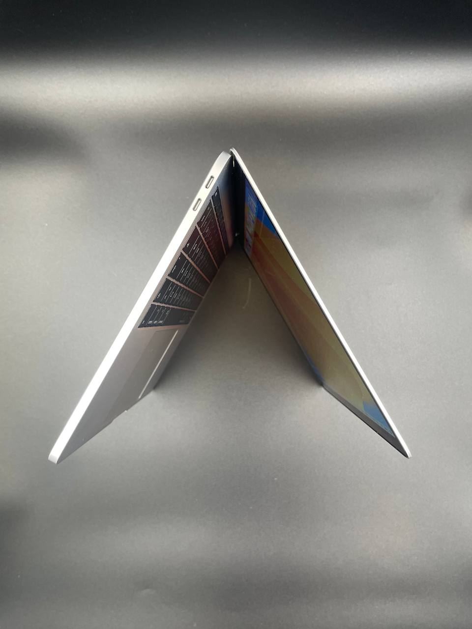 Apple MacBook Pro A1708 / 13,3" Retina / i5-7360U / 8GB / 256GB SSD / macOS